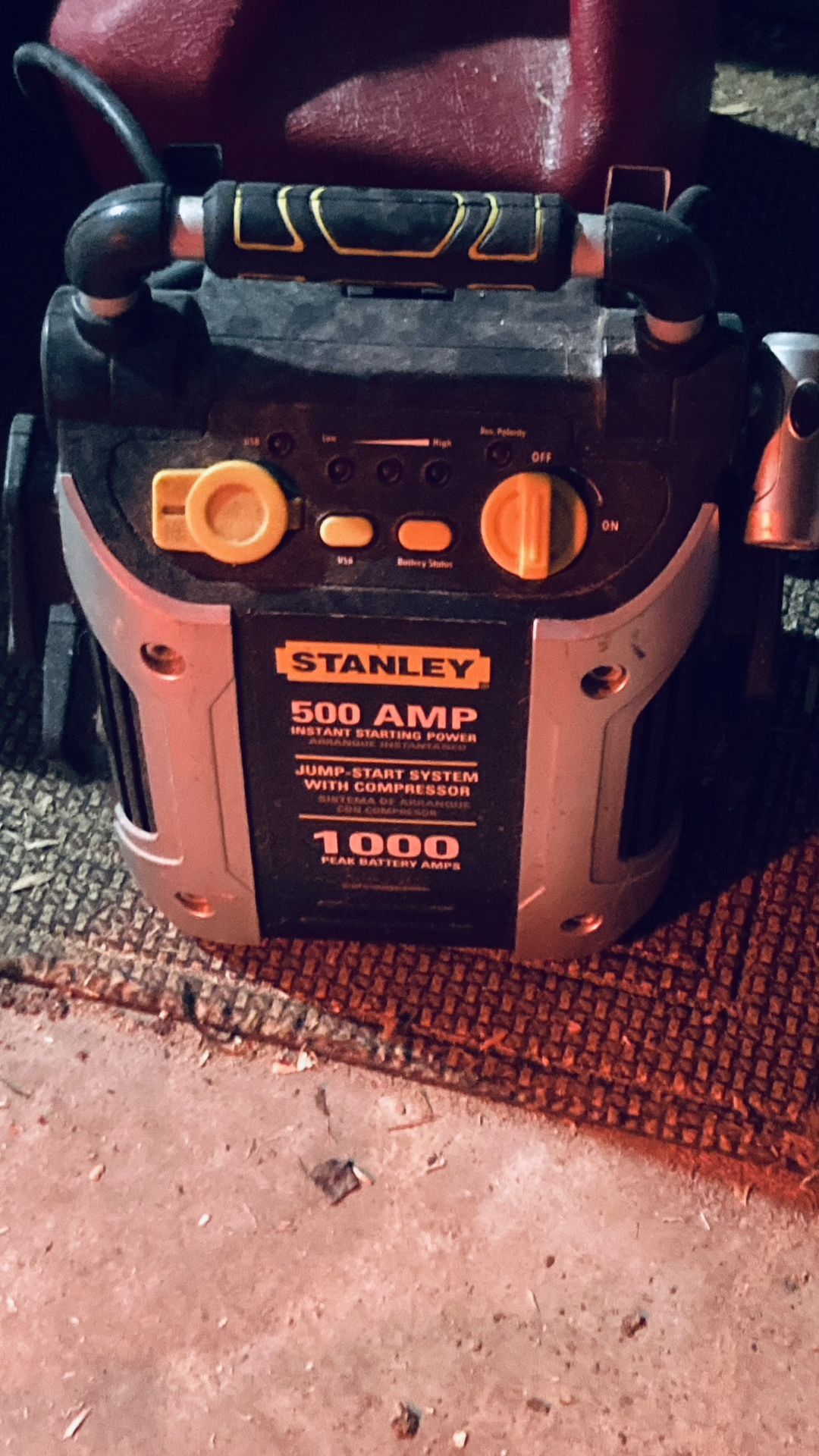 Stanley 500/1000 Amp Jump Starter Power Pack