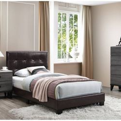 QUEEN BED FRAME MATTRES SOLD SEPARATELY NEW IN BOX BROWN FAUX LEATHER NEW IN BOX ☎️ 1714586,2564