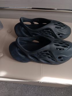 Yeezy Size 10