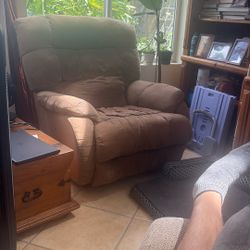 Beige recliner - good Condition 