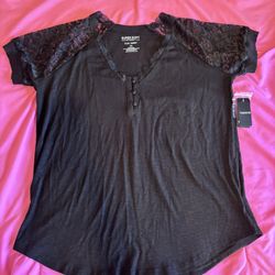 Torrid Black Lace Sleeve Top – Size 00
