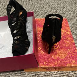 Black Zipped High Heeled Booties