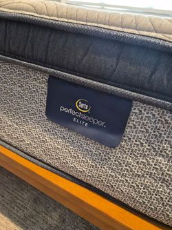 Serta Perfect Sleeper Elite 14" Pillowtop King Mattress $250 in Excellent Condition