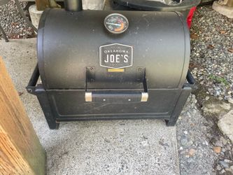 Oklahoma Joe’s tabletop Grill / smoker