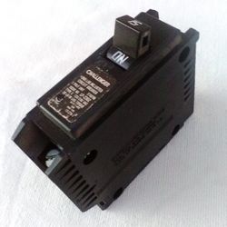 Challenger Type C Single Pole 15 Amp 120/240 Volts Circuit Breaker (3"x 3"x 1") - 4 Available @ $8 ea, $15 for 2 or $28 for 4 - Good Working Condition