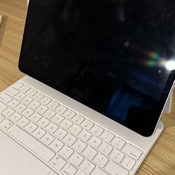 12.9 ipad pro with magic keyboard and apple pencil