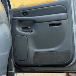 Yukon Denali XL 2005 ( Right Door Panel ) 