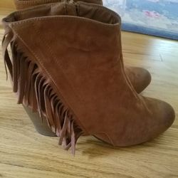 Fringe booties / Boots

Maurices Women's Size 11