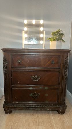 Cherry Wood Bedroom Set