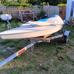 Sunfish Day Sailer. 