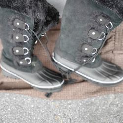 Very Nice Warm Women's Rain Boot