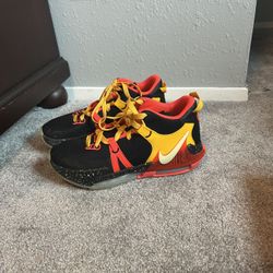 LeBron Witness 7 GS ‘black Bright Crimson Speckled’ Y7