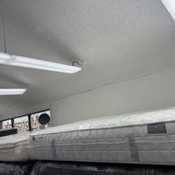 KING SIZE AIRELOOM COPPERTECH SILVER (EXTRA-FIRM) MATTRESS & BOX SPRINGS BED SET