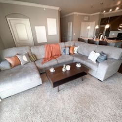 New Brand 💥Ashley Furniture U Shape  Huge Sectional Couch🌹 On Display Store 👈 In Stock ✅