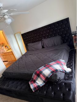 Upholstered Platform Storage Bed (Frame ONLY, no mattress)