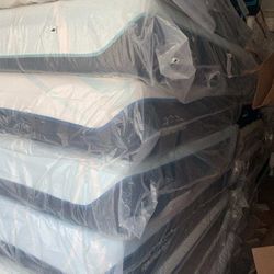 King Queen Size Tempurpedic ProAdapt,  ProBreeze,  LuxeBreeze Mattress  Pro Breeze /Luxe Adapt /Pro Adapt /Adapt /cloud /Tempur pedic contour Supreme 