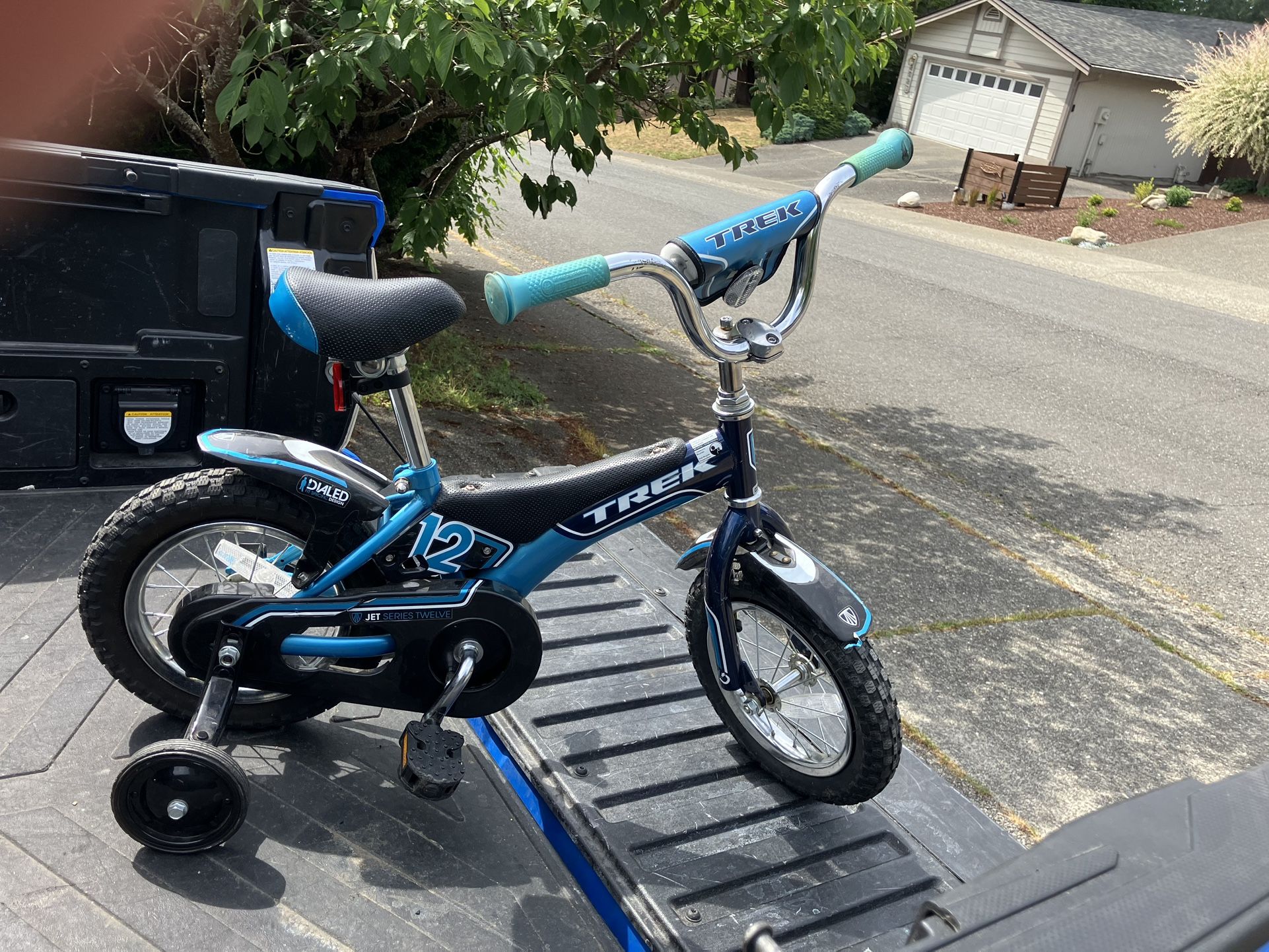 Child Kid Children Bike 12” Wheels With Training Wheels Bicycle Tricycle Trike in Good Condition