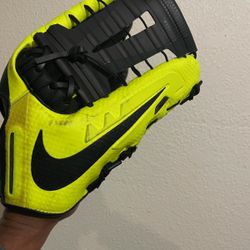 Rare Adult Nike Vapor 360   12.75 “  Baseball Glove!