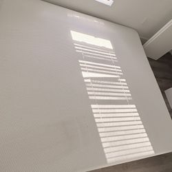 FOR FREE KING BED MUST PICK UP TODAY