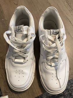 Nike Air Force 1 White Low-Top Sneakers size 6.5