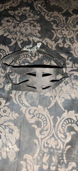 Black suede choker