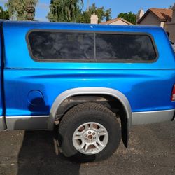 2002 Dakota Camper Shell