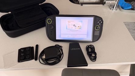 Legion go 2 z2 Extreme 32gb 1TB with extras