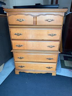 Chest of drawers