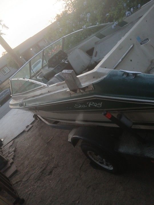 Sea Ray Boat And Nice Trailer Hydrolic Sterling