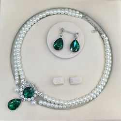 New fashionable, simple and elegant pearl-studded double-layer beaded design that suits various occasions and features a sophisticated French style - 