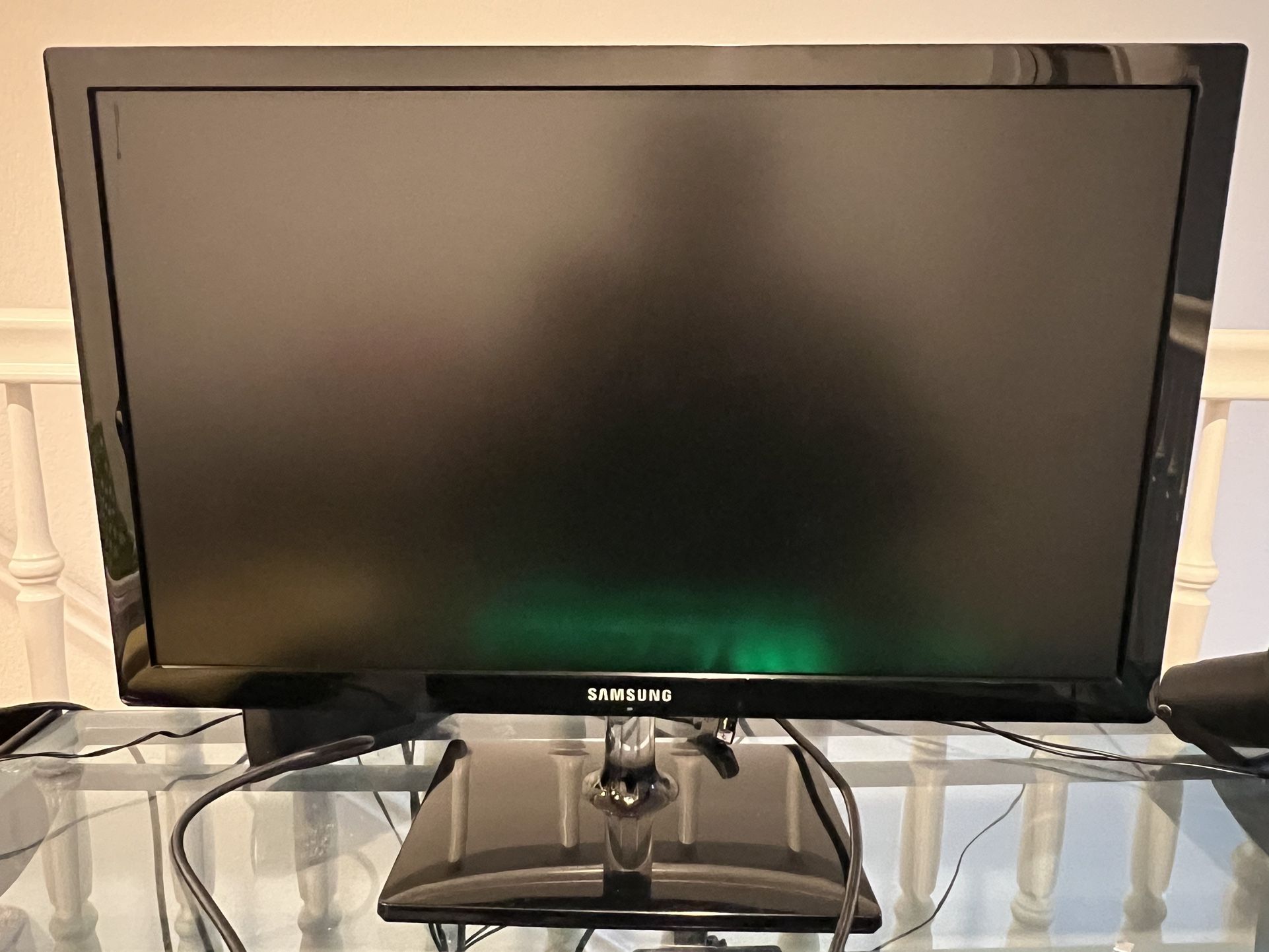 Samsung 24” LCD LED Screen LS24C570 PC Computer Monitor