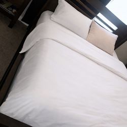 Queen size bedroom set