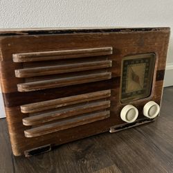 Vintage Emerson Radio 40s