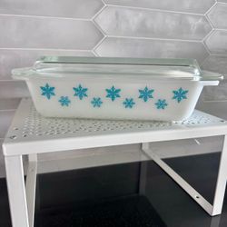 Vintage Pyrex Turquoise Snowflake 575-B Casserole Dish 2 Quart with Lid