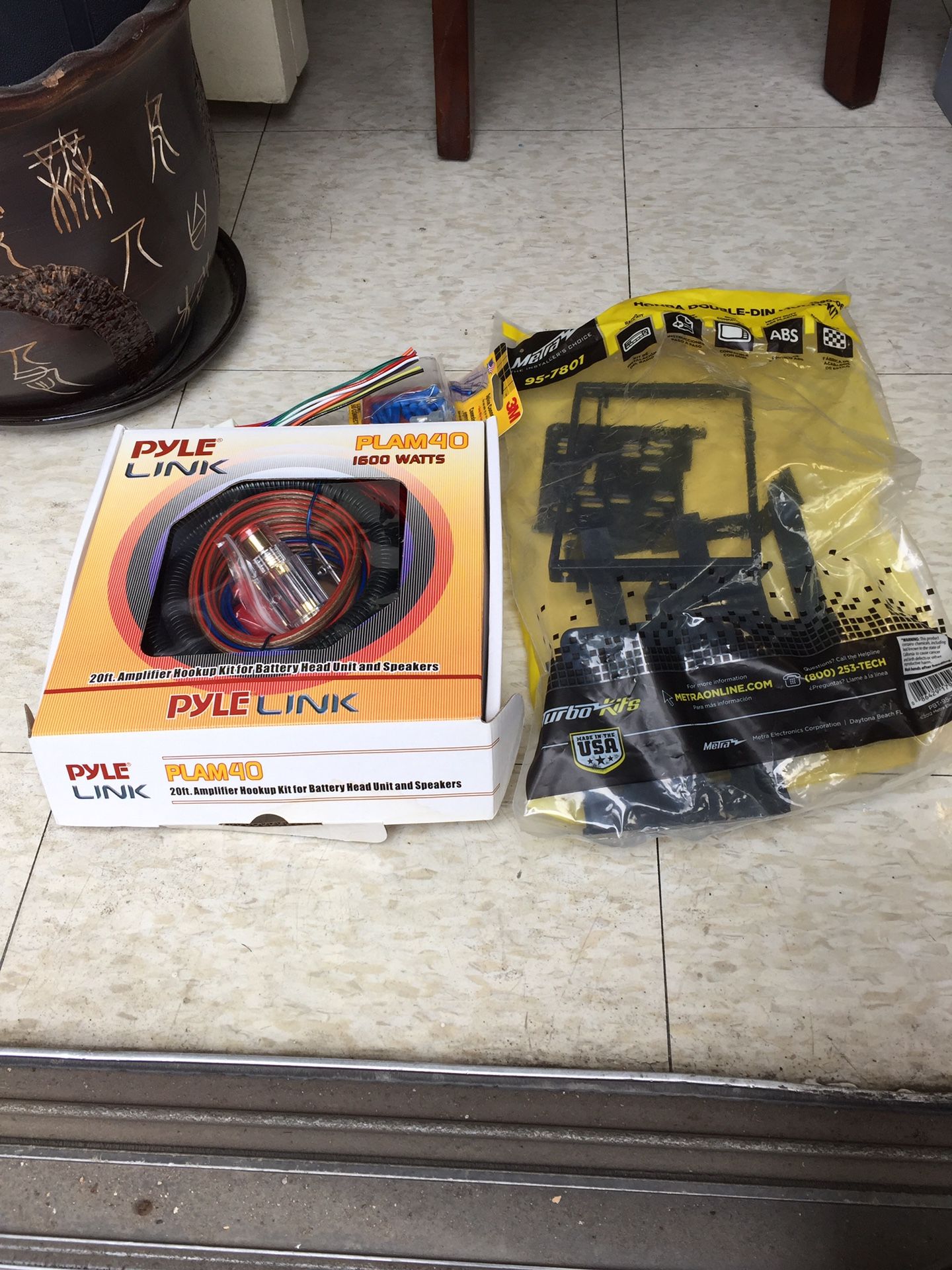 Pyle 20 ft amplifier kit plus some accessories