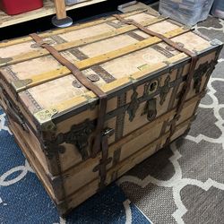 Vintage Neaverbreak Steamer Trunk