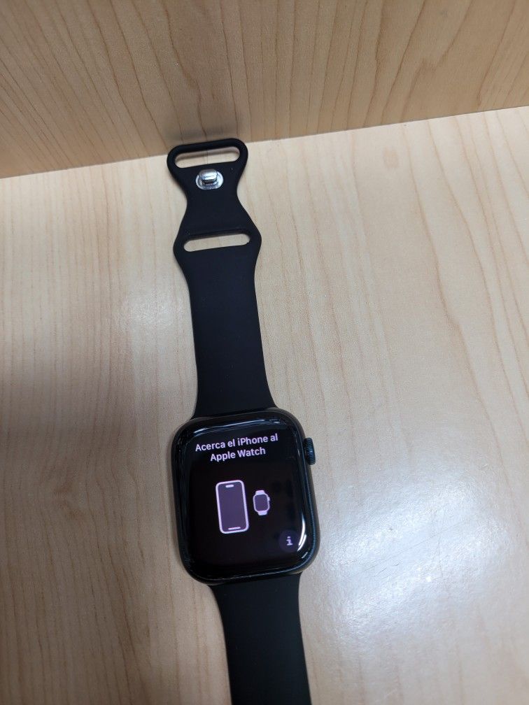 Apple Watch Series 8 44MM. Store Pick Up Only.