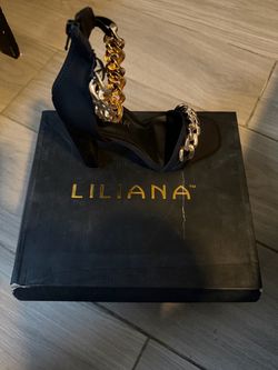 Liliana Black Heels with Gold Chain Detail