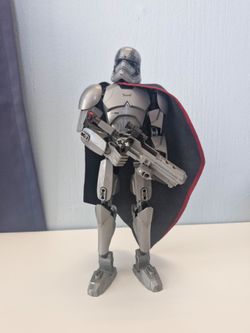 Lego Star Wars Captain Phasma Buildable Figure #75118 Complete