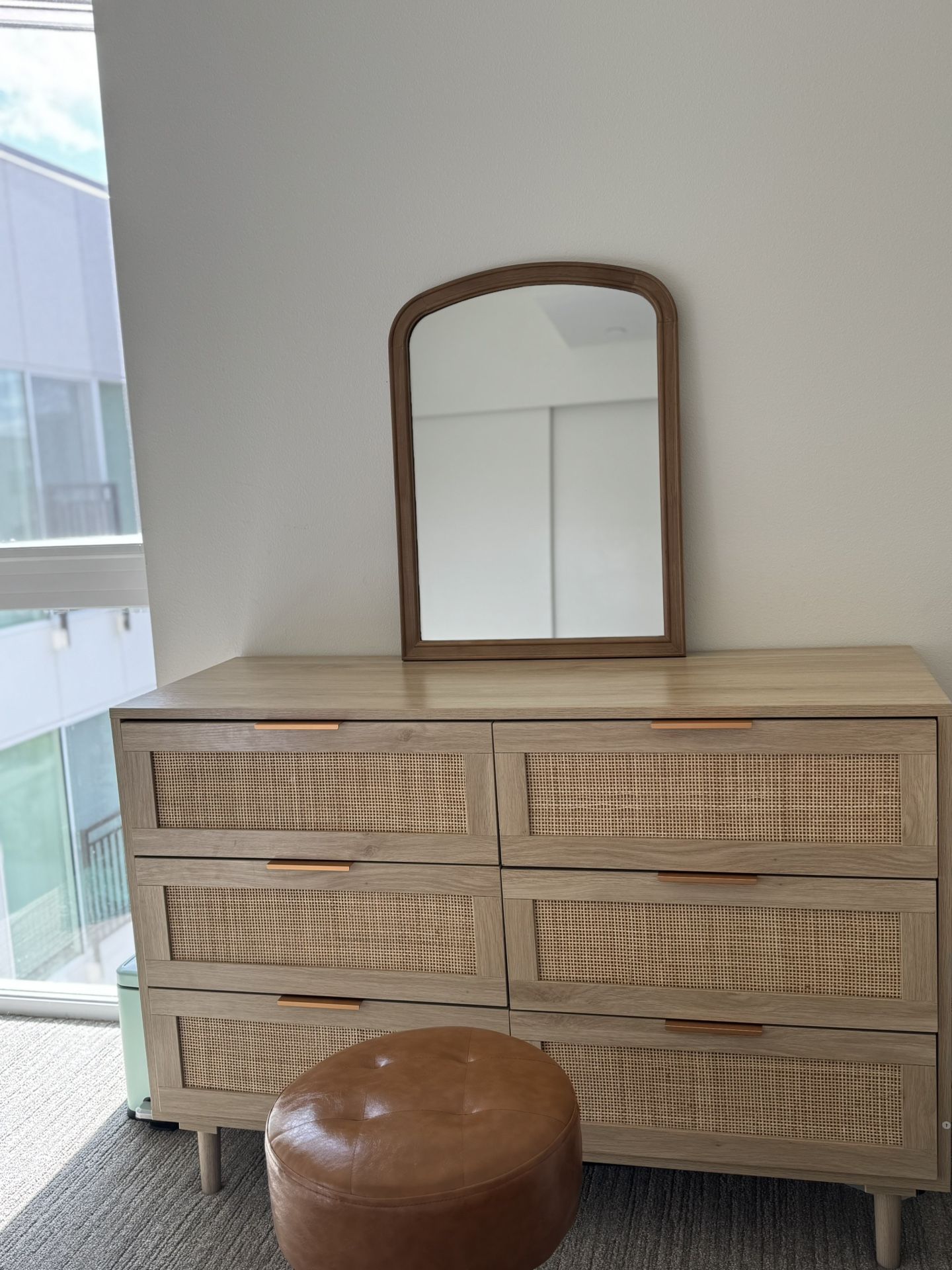 Wooden bedroom dresser with 6 drawers (THE MIRROR IS FREE) suitable for bedrooms, closets, nurseries, living rooms, hallways, and offices