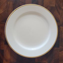 6" White Plates With Gold Ring