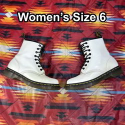 Dr. Martens Boots Womens Size 6 White Leather Ankle Combat Lace Up Classic 11821