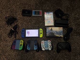 Nintendo Switch V1 -  Bundle. Super Clean & No Scratches