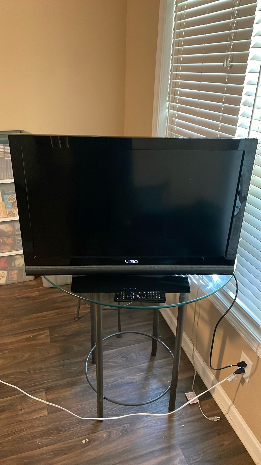 32” VIZIO TV