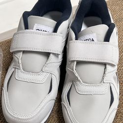 OMEGA Brand New Mens Sneaker with Velcro Strap -White with navy size 9D standard fit