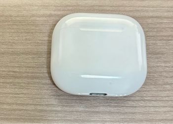 Apple AirPods 4 (with Active Noise Cancellation) - Excellent Condition - Under Warranty!