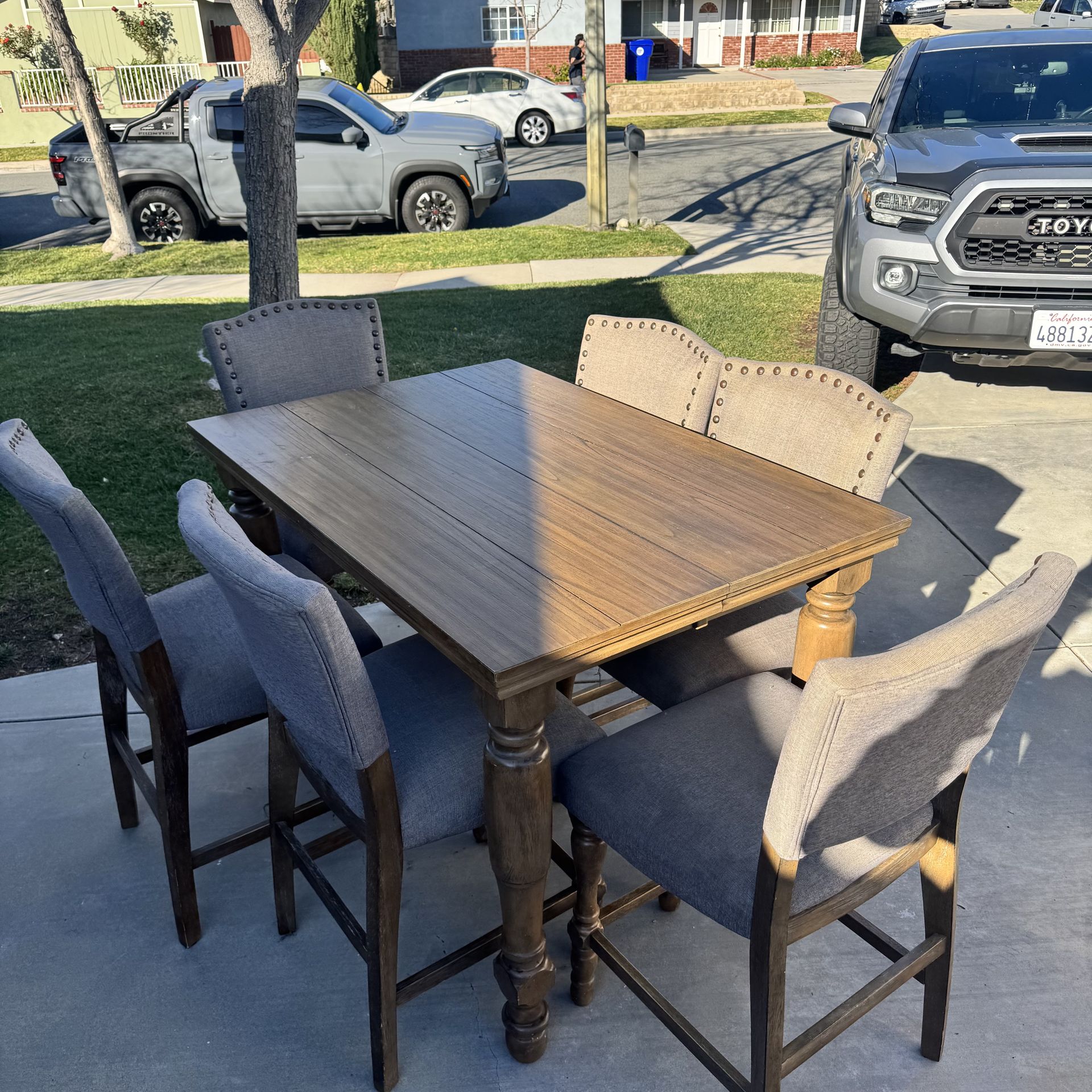 Dining Set. MUST GO!!