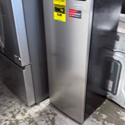 Frigidaire Garage Ready Upright Freezer