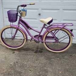 24" Woman's Huffy Nel Lusso Cruiser