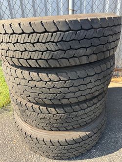 225/70r19.5 Hankoon tires en  excelentes condiciones de vida las 4